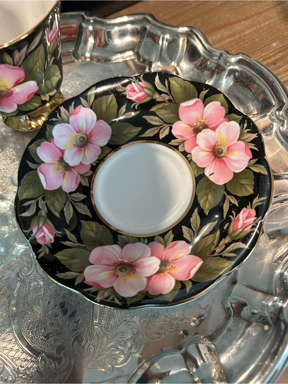Royal Albert Alberta Rose Tea Cup & Saucer set - Picture 5 of 8